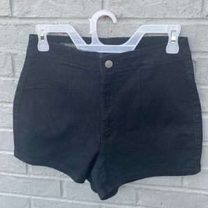 New highest Rise Short jeans Size 9 color black without tag.